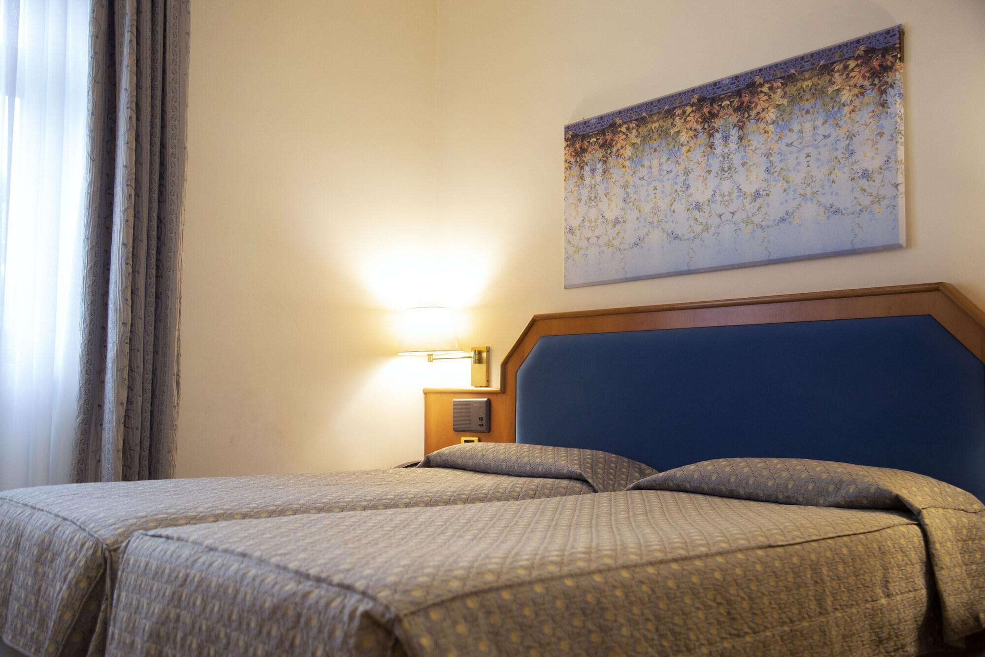Ih Hotels Milano Eur - Trezzano Sul Naviglio Extérieur photo