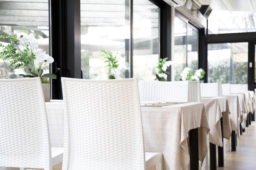 Ih Hotels Milano Eur - Trezzano Sul Naviglio Extérieur photo