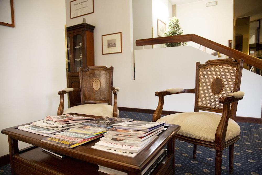 Ih Hotels Milano Eur - Trezzano Sul Naviglio Extérieur photo