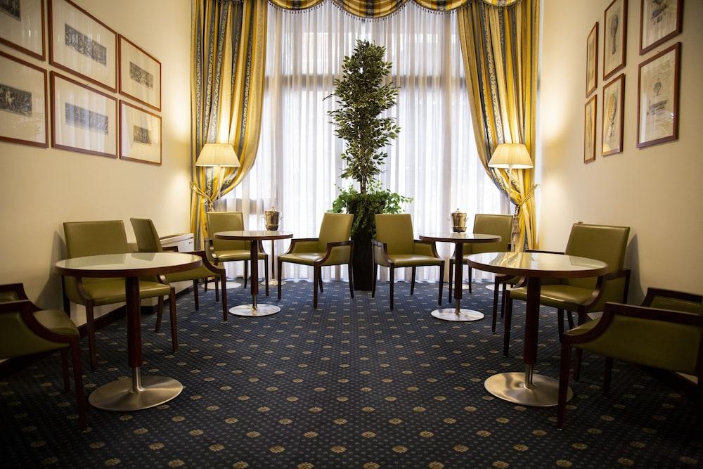 Ih Hotels Milano Eur - Trezzano Sul Naviglio Extérieur photo