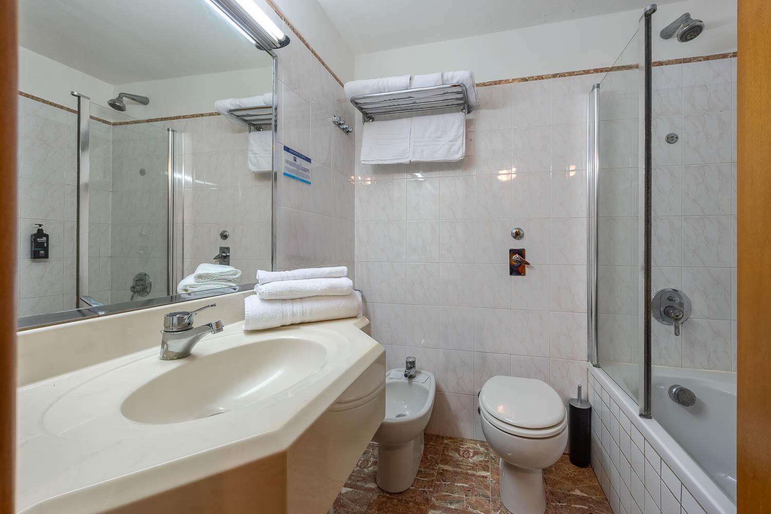 Ih Hotels Milano Eur - Trezzano Sul Naviglio Extérieur photo