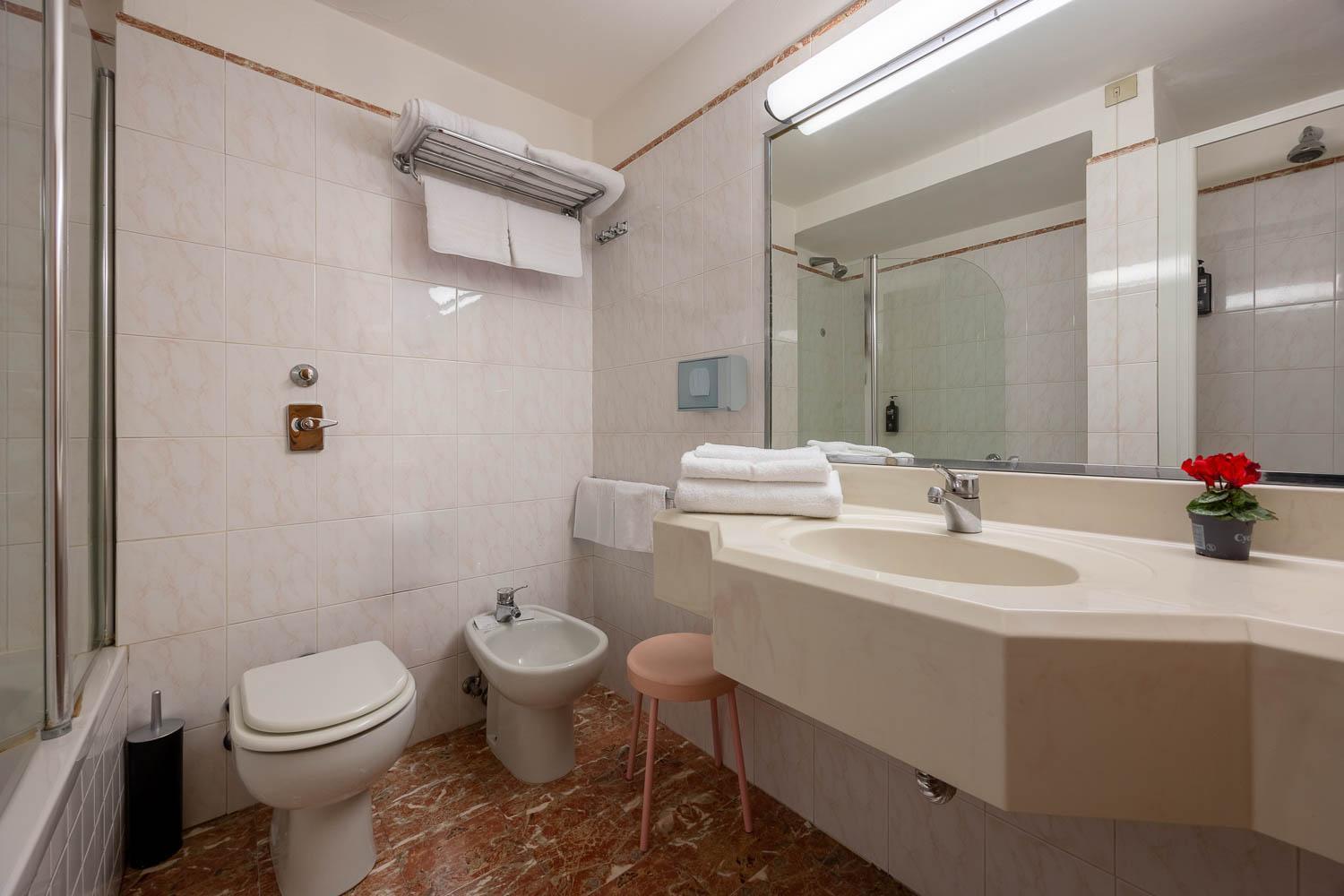 Ih Hotels Milano Eur - Trezzano Sul Naviglio Extérieur photo